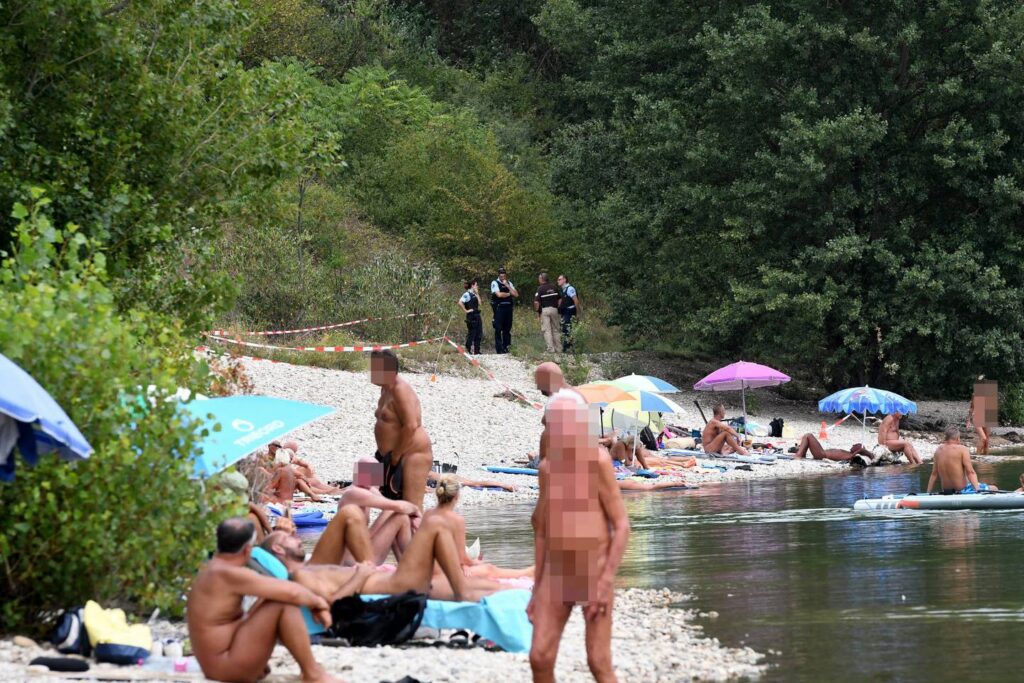Asesinan turista en playa nudista por tocarse mientras miraba a una mujer