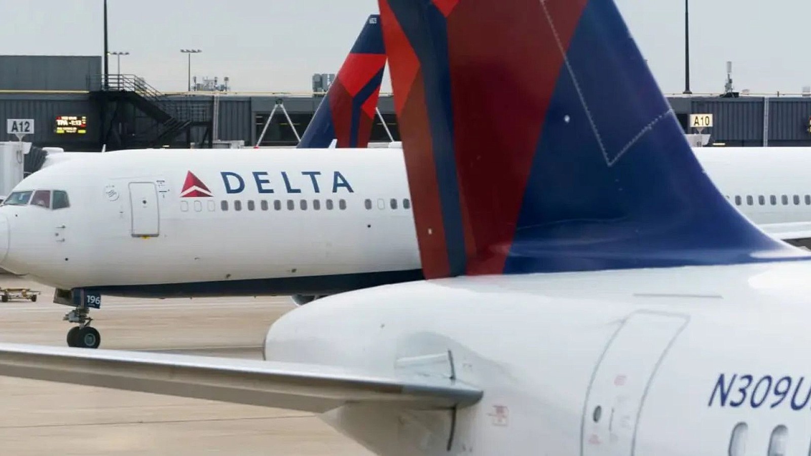 Dos aviones de Delta chocan en el Aeropuerto Internacional de Miami