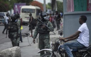 Incendian iglesia en Haití en medio de tiroteos entre pandillas 