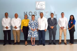 Ministro de Administración Pública visita el Hospital Hugo Mendoza