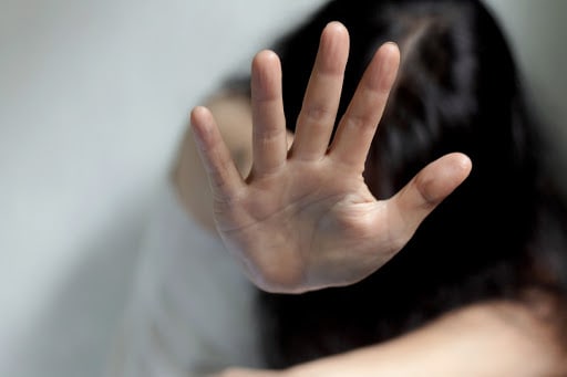 Pareja de esposos acusada de intentar violar niña