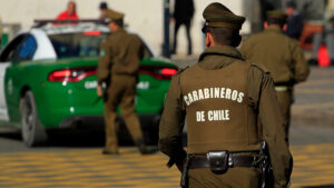 Tres miembros de la policía de Chile son acusados de violar una mujer