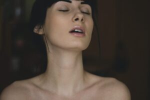 Esta es la posición que favorece al orgasmo femenino, según expertos