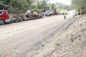 Ministro de Obras Pública supervisa trabajos carretera Hato Mayor-El Puerto