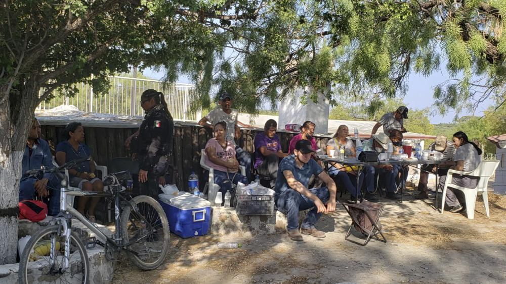 En México el retraso en rescate de mineros desespera familiares