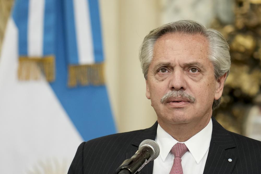 Acusan al presidente argentino de amenazar a un fiscal