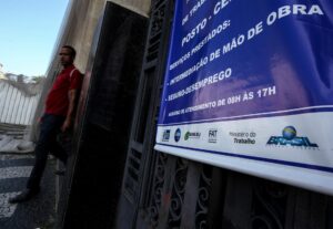 El desempleo en Brasil cae al 9,1 % en julio, con 9,9 millones de cesantes