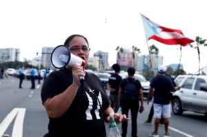 Protestan en San Juan contra el ente fiscal y la empresa eléctrica de Puerto Rico