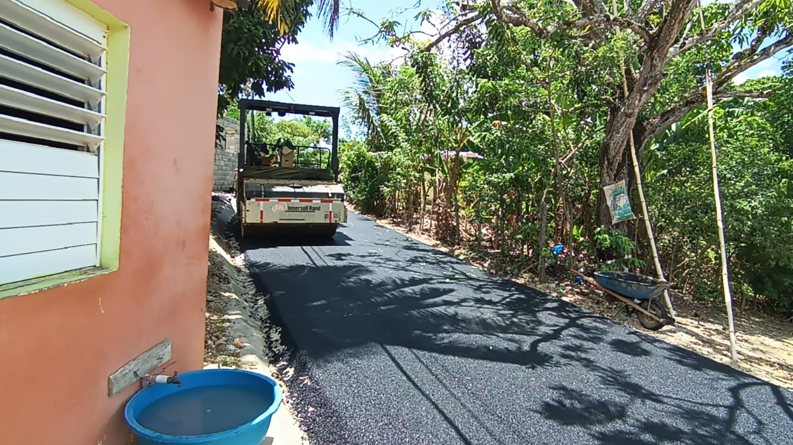 Obras Públicas y alcaldías de Samaná inician trabajos de asfaltado