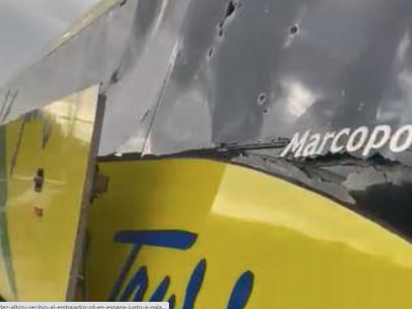 Azafata y pasajeros heridos en autobús de Caribe Tours que cruzó por localidad en Haití