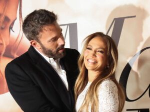Ben Affleck y Jennifer López se dan el sí quiero ante familia y celebridades 