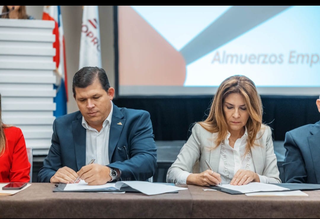 ADN y ACOPROVI firman acuerdo para regular los procesos de construcción en la ciudad
