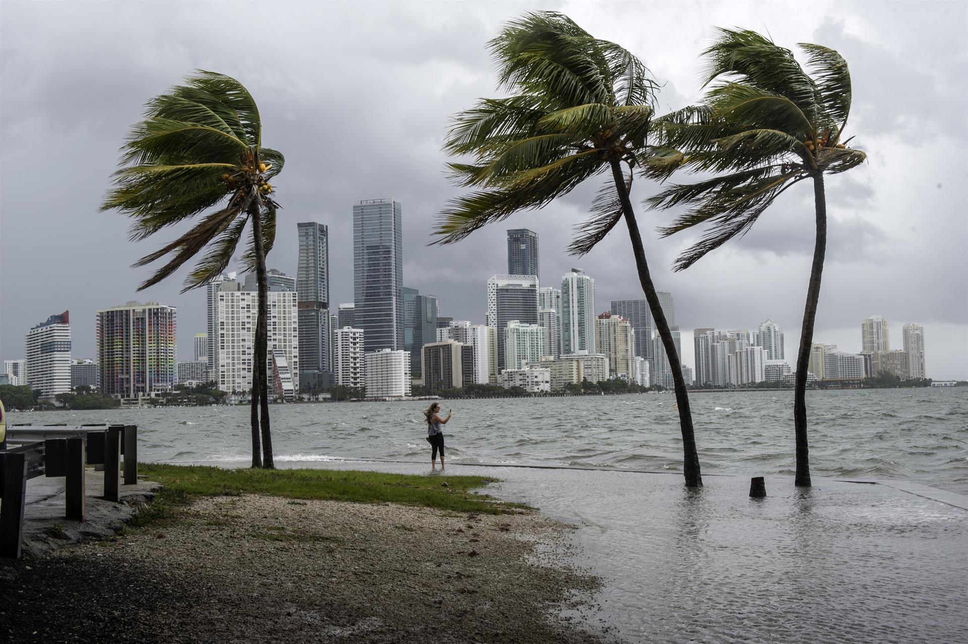 Meteorólogos ven menos probable el desarrollo de una "onda tropical" en el Atlántico