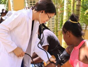 Fundación Cruz Jiminián realiza operativo médico gratuito en Yamasá