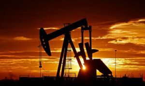 El petróleo de Texas baja un 2,4 % y cierra en los 92,09 dólares el barril