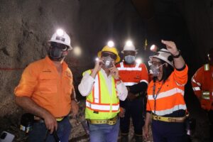 Rescate de los mineros podría durar de tres a cuatro semanas