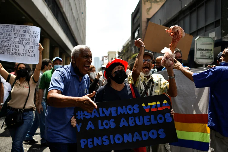 Masivas protestas en Venezuela por salarios de hambre