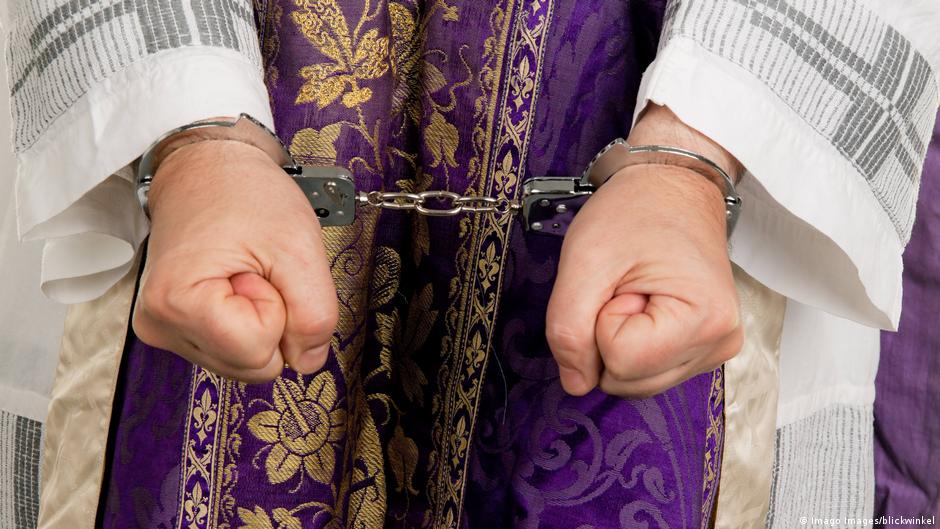 Nicaragua: juez condena a sacerdote a 49 años de cárcel