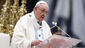 El papa afirma que la fe no puede justificar una guerra