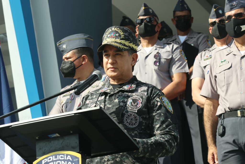Dirección Sur Central de la Policía Nacional realiza cambio de mando