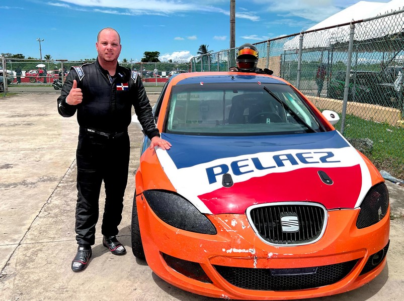 Alain Giraldi gana todas las carreras en Gran Premio Air Europa de Autos
