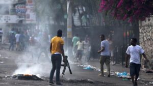 Asesinan y queman a dos periodistas mientras realizaban reportaje en Haití