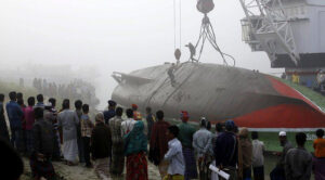 Sube a 66 la cifra de muertos en naufragio en Bangladesh