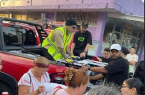 Puerto Rico: Rauw Alejandro entrega generadores eléctricos en zonas afectadas por huracán Fiona  
