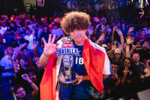 Dominicano Éxodo Lirical se proclama Campeón de Red Bull Batalla