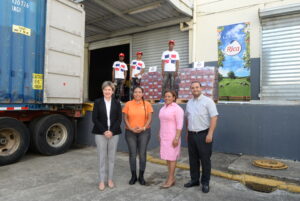 Rica dona 85 mil productos a CDN y Jompéame para familias afectadas por huracán Fiona en Samaná