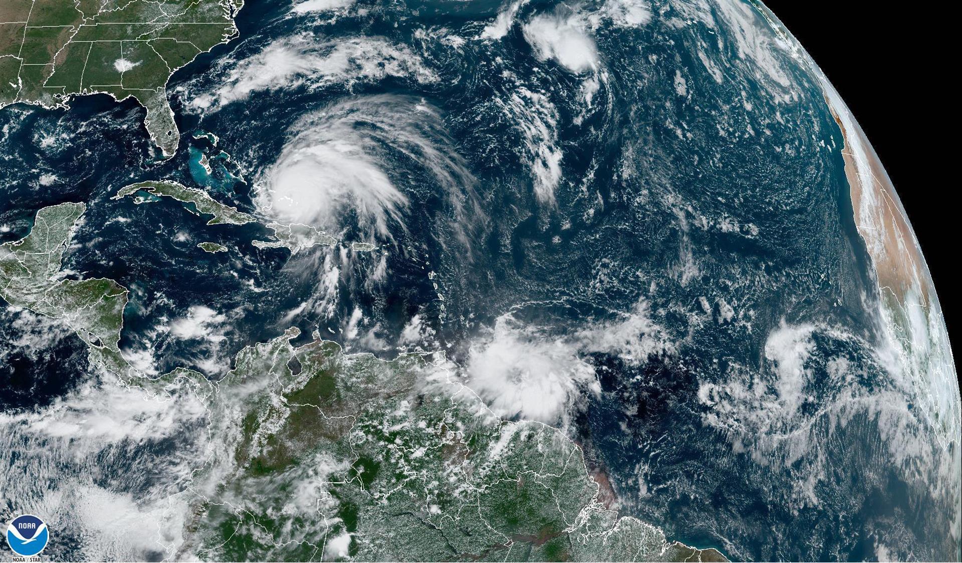 El huracán Fiona gana fuerza y representa amenaza para Bermudas