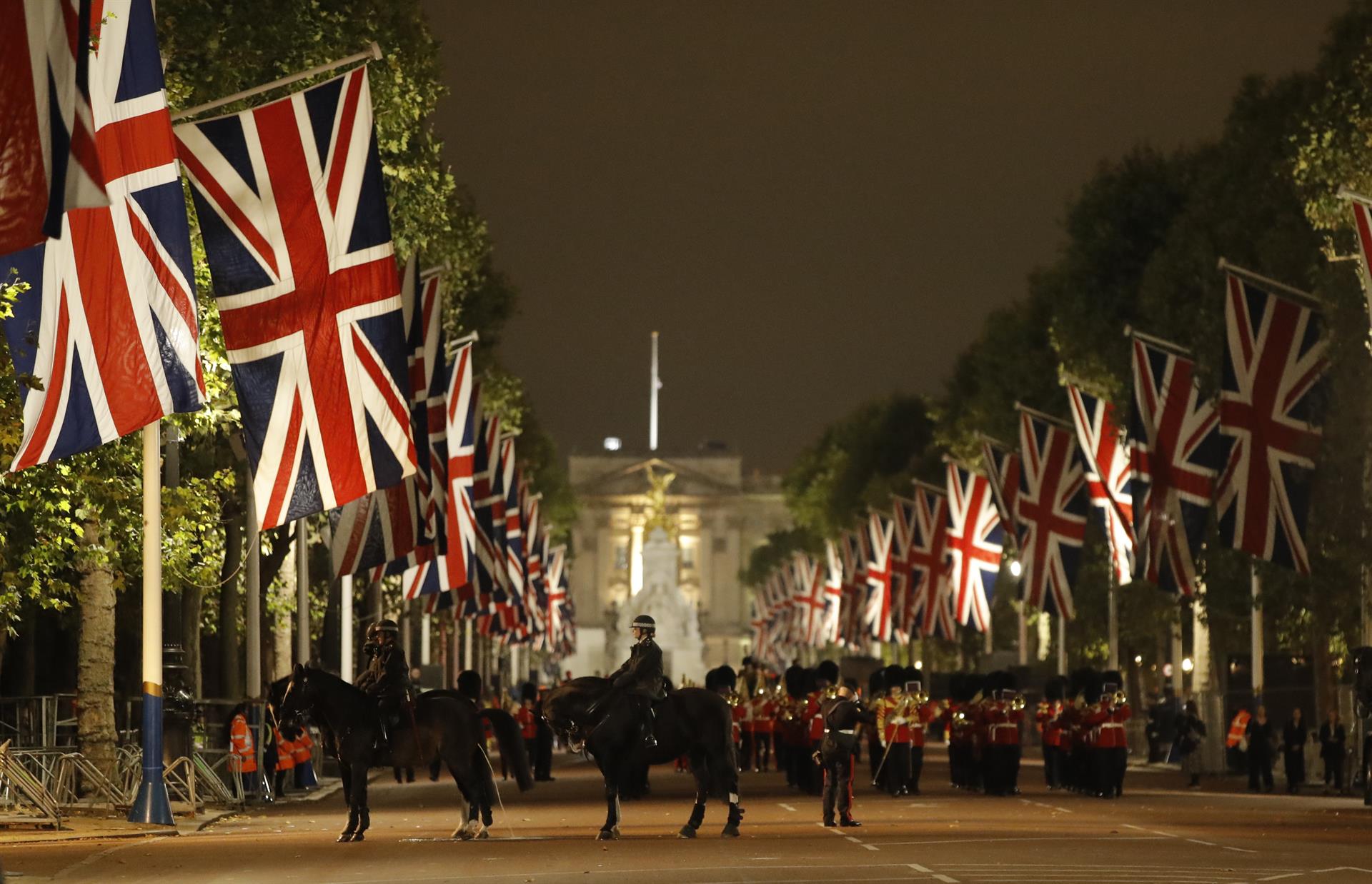 Ensayan la procesión del cortejo fúnebre de Isabel II en Londres