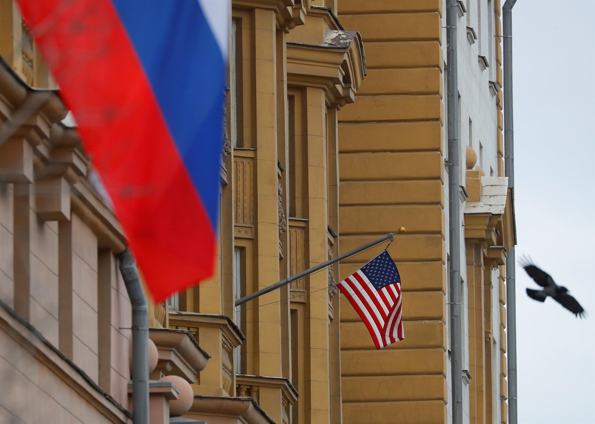 La Embajada de EE. UU. en Moscú llama a sus nacionales a abandonar "de inmediato" Rusia
