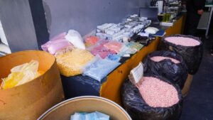 CECCOM decomisa un millón medicamentos falsificados y desmantela laboratorios clandestinos en SD y Santiago 