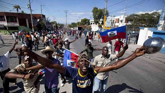 Haití: Paralizan las actividades y atacan estación de radio