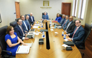 Valdez Albizu recibe nuevo jefe de misión del FMI para R. Dominicana