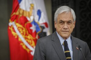 Sebastián Piñera votó y afirmó que Chile necesita una nueva y buena Constitución