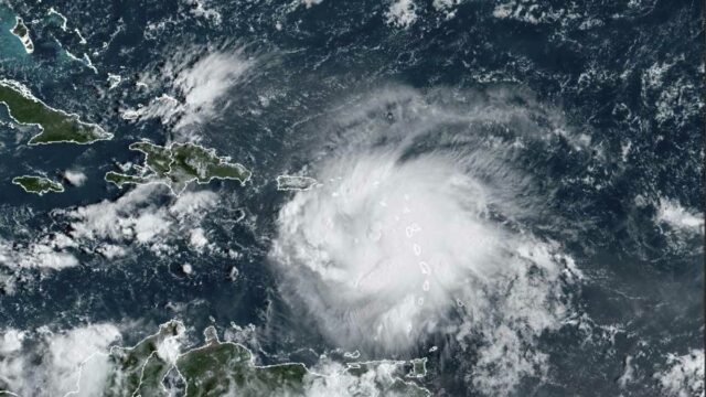 Fundación Francina presenta instructivo de emergencia ante paso de huracán Fiona