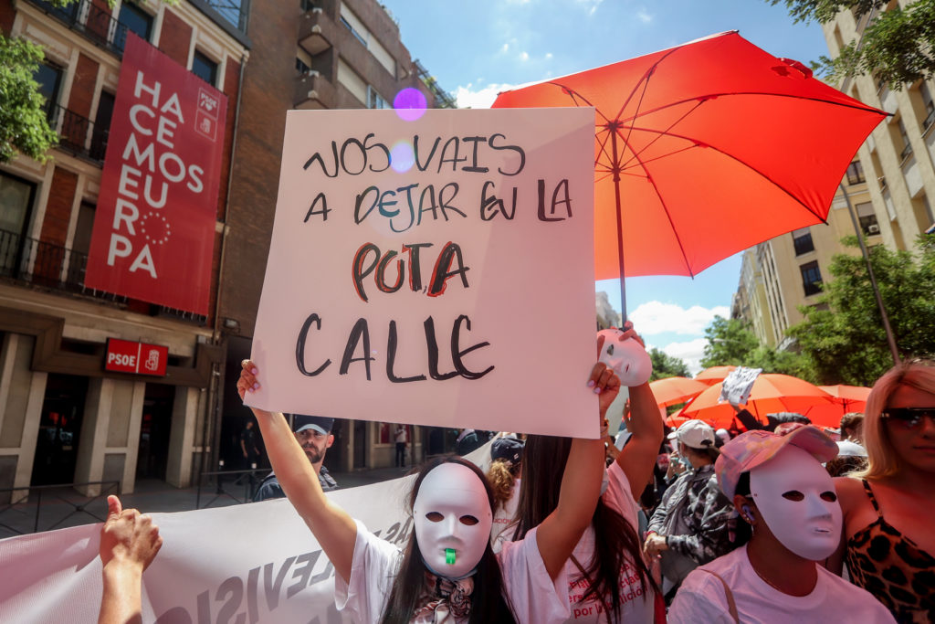 España: Iniciativa contra la prostitución genera protestas