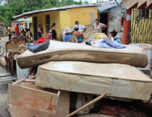 Desesperanza embarga afectados por huracán Fiona en El Seibo