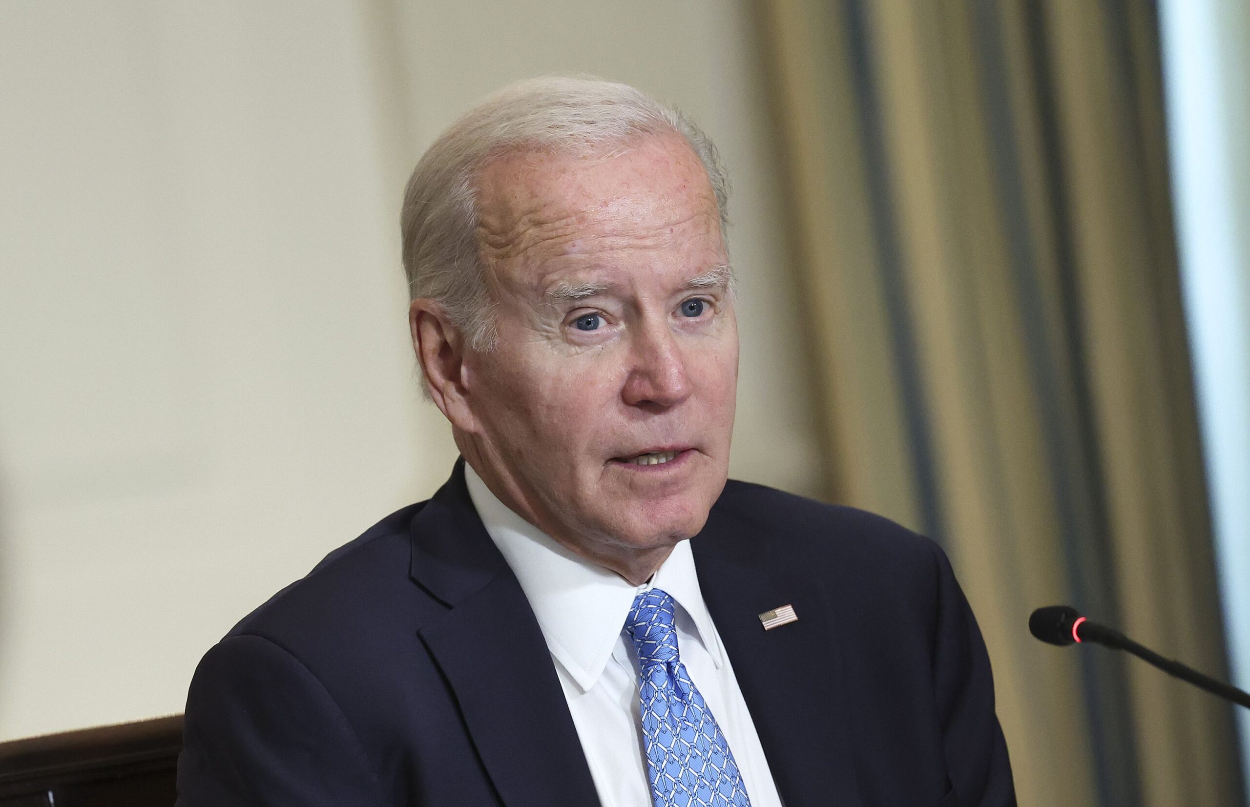 Presidente Joe Biden pide un alza de la producción de petróleo en EE.UU.