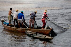 Pescadores de Anguilas protestan por incumplimiento de CODOPESCA