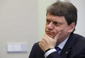 Candidato a gobernador en Brasil, atacado a tiros por criminales