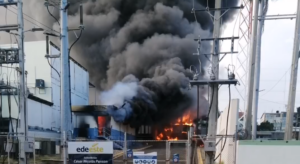 Se registra incendio en subestación electricidad en Gascue