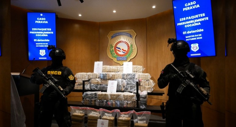 DNCD confisca 239 paquetes de cocaína en las costas de Peravía
