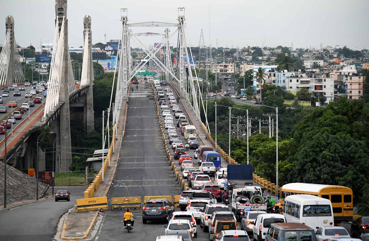 Obras Públicas ordena ampliar horario de trabajos en el cambio de juntas del puente Duarte