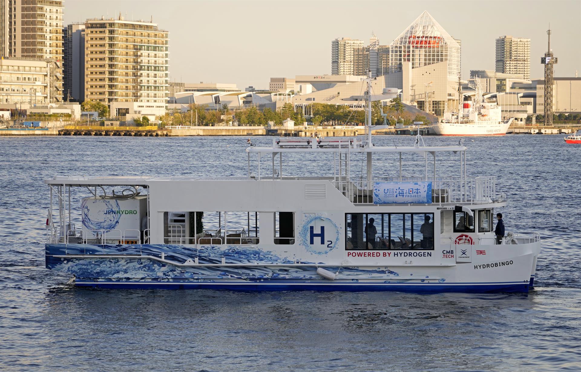 Japón prueba el primer barco de pasajeros alimentado con hidrógeno