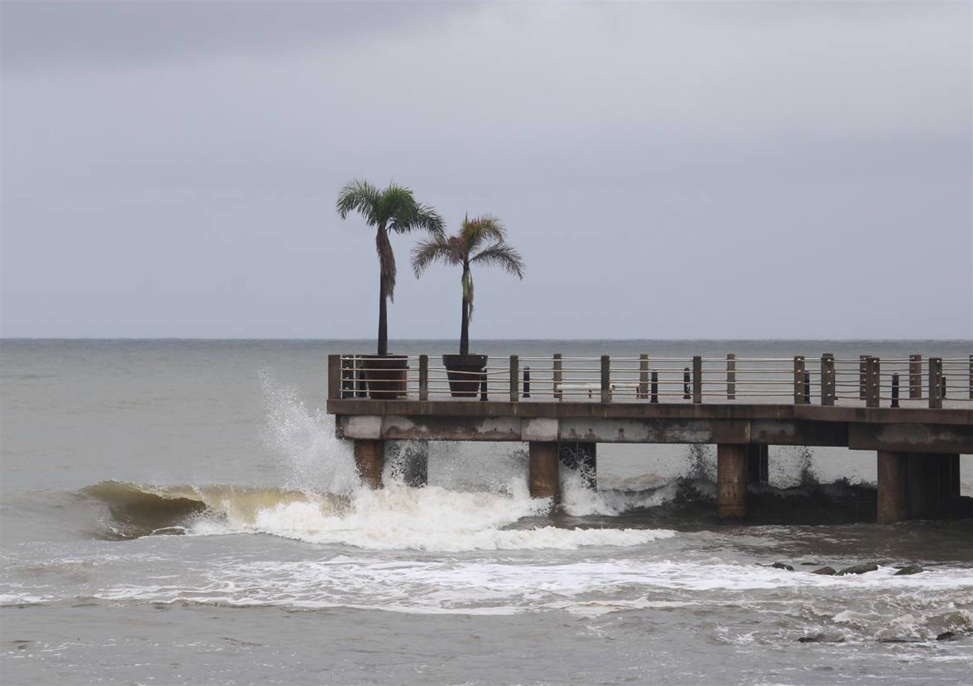 La tormenta tropical Karl empieza a fortalecerse en camino a México
