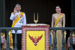 Los reyes de Tailandia visitarán a las víctimas del ataque en una guardería