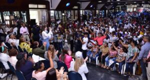 Nahiony Reyes encabeza masivo acto de mujeres en apoyo a Abel Martínez en San Cristóbal